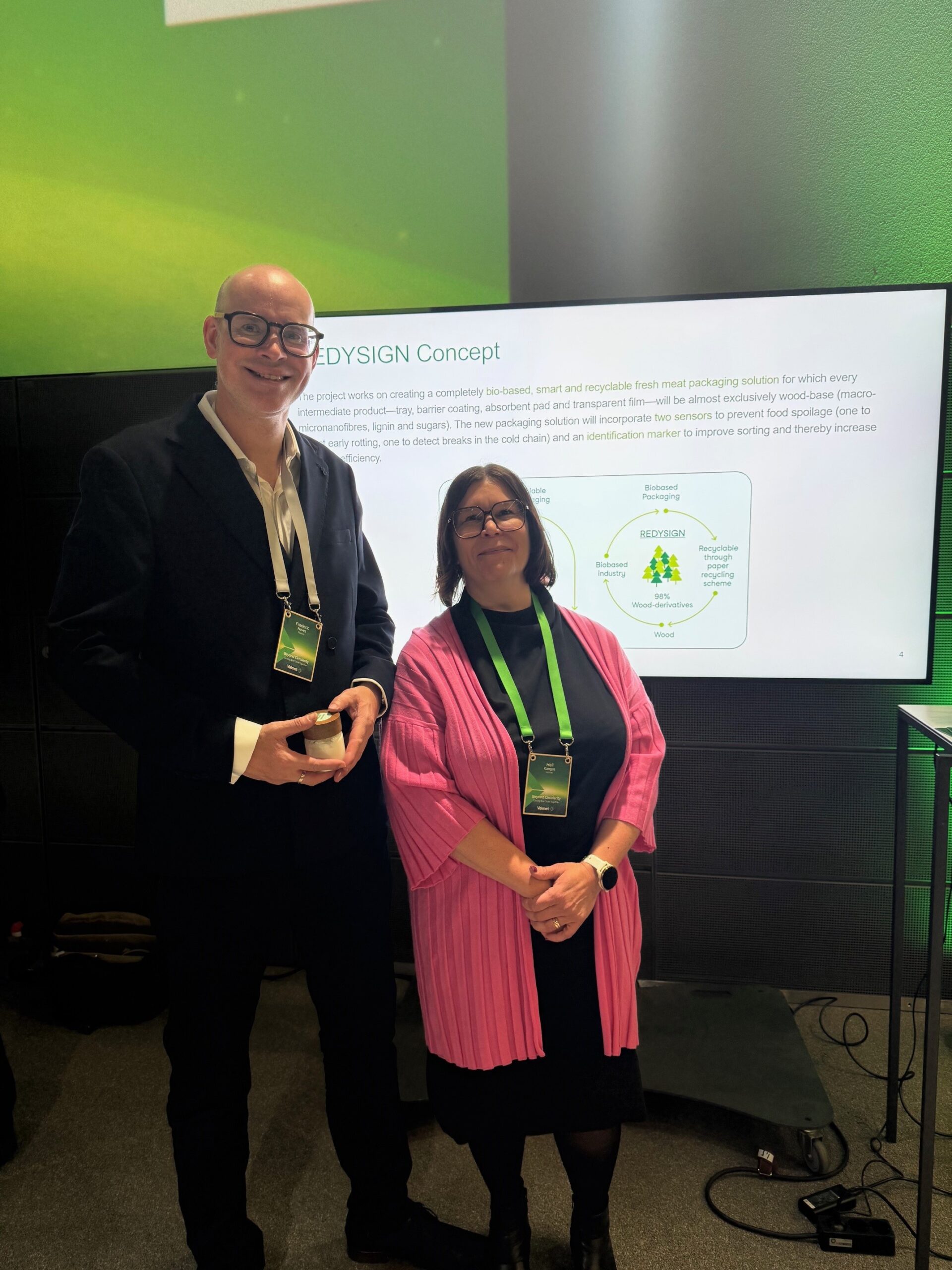Heli Kangas from Valmet and Frédéric Naves from Fibenol.